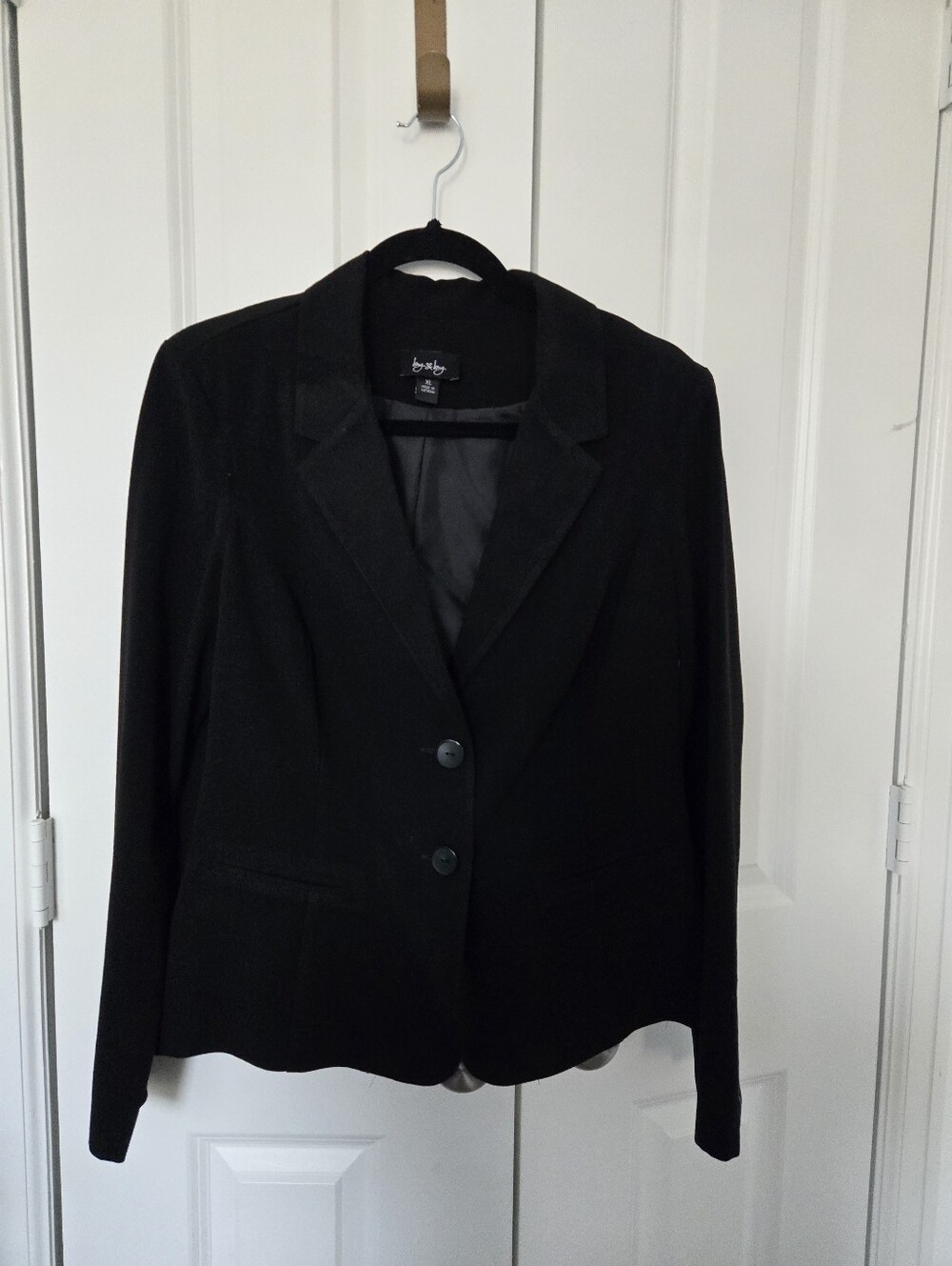 Black Tailored Two-Button Blazer Jacket. 15B0420